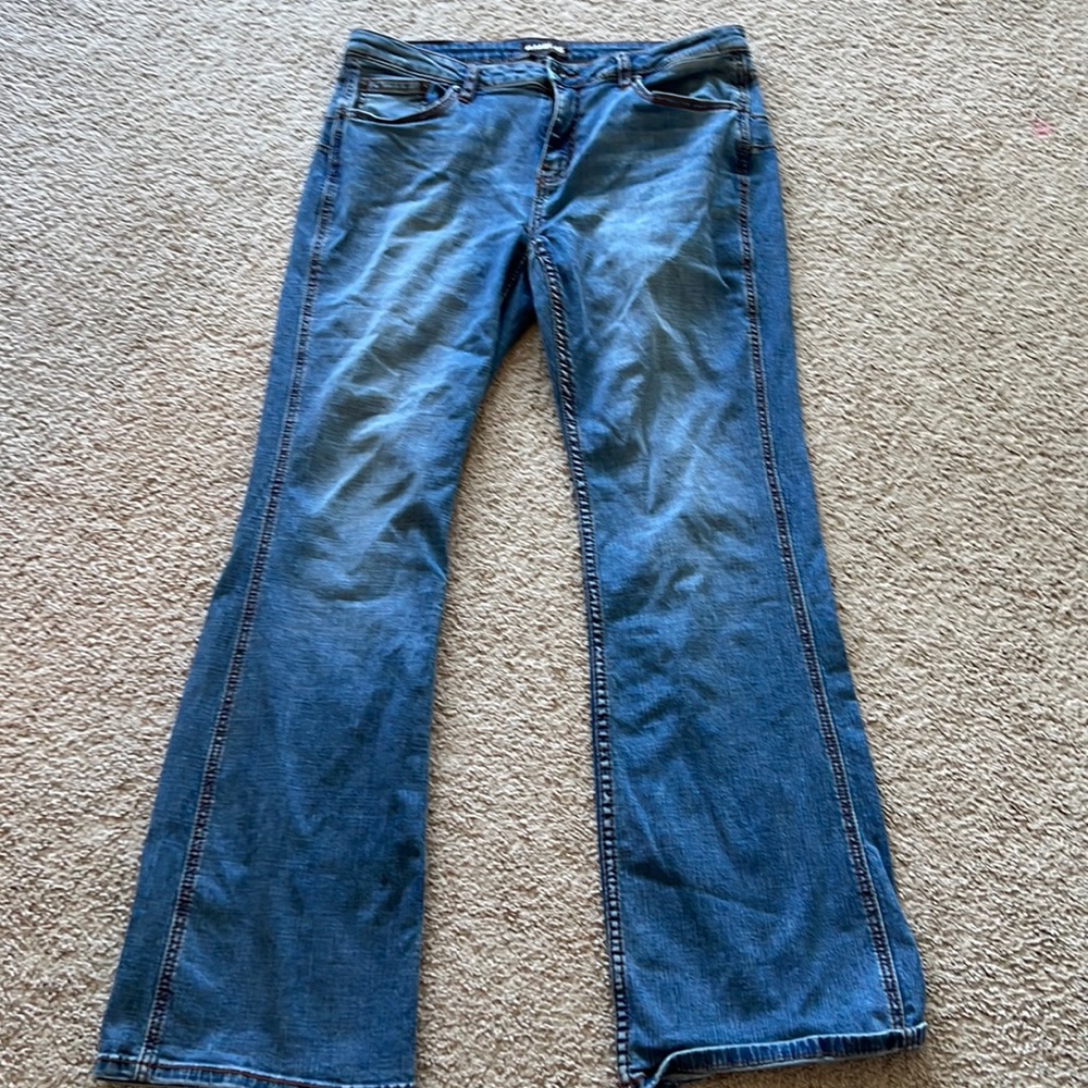 Rank 45, bootcut, light washed, no holes, worn once